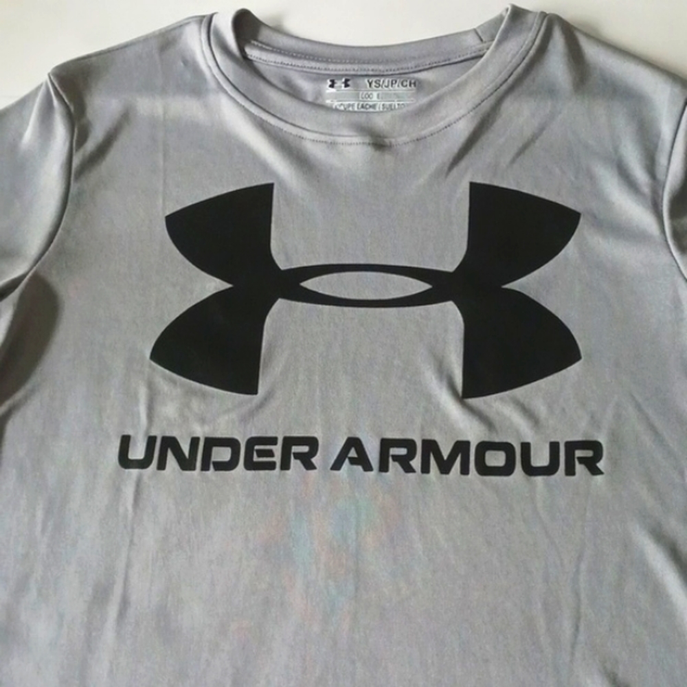 NEW Under Amour Athletic  Youth Grey Shirt Size Small